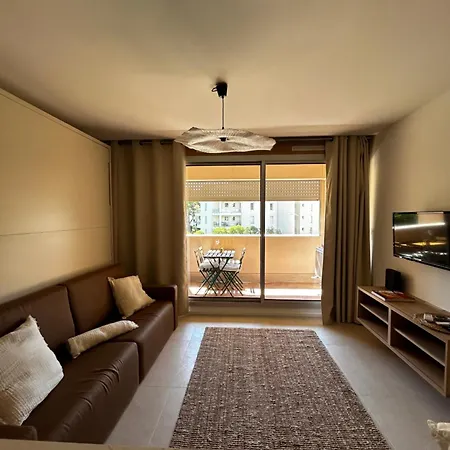 Appartamento Studio Cosy Port De Hyeres Plage Et Piscine *